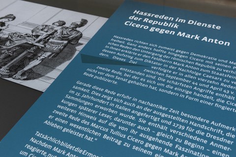 Foto von Exponaten der Ausstellung
