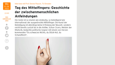 Screenshot der Überschrift des Interviews, abgebildet eine weibliche Hand mit ausgestrecktem Mittelfinger mit roten Fingernägeln