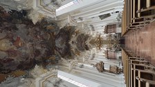 Das Foto zeigt den Innenraum der Basilika St. Paulin.