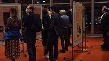 Foto 2 anlässlich der Ausstellungseröffnung „Kubuni – Comics aus Afrika“ im November 2021 in der Zentralbibliothek der Städtischen Bibliotheken Dresden.