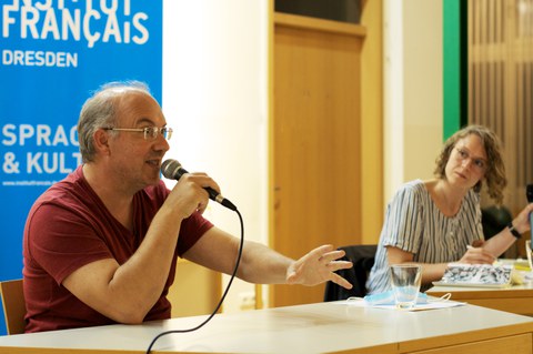 Photo 30 on the occasion of the reading of “Die Flüchtigen” (The Fugitives) – Alain Damasio and Milena Adam in conversation on September 15, 2021, at the Goethe-Institut Dresden.