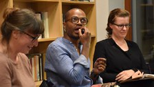 Foto 31 anlässlich von „Max Lobe. Lesung und Gespräch: Confidences“ am 27.10.2022 in der Buchhandlung LeseLust Dresden.