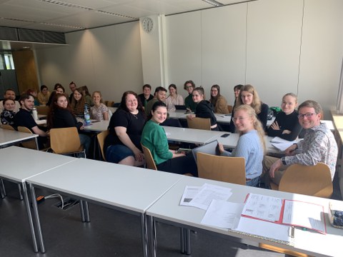 Foto während des Workshops mit Studierenden des CÉGEP de Saint-Hyacinthe, Québec im Rahmen ihres Deutschlandaufenthaltes, am 24.05.2023 an der TU Dresden.
