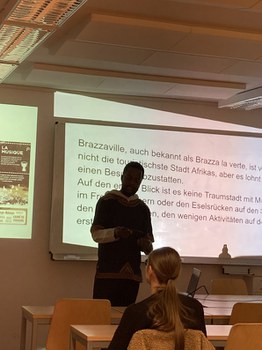 Photo 3 on the occasion of the lecture “Brazzaville – Contemporary Art, Culture, and Society” by Chris Lewis Moumbounou (Brazzaville, Republic of the Congo) on December 3, 2024, at the SLK Faculty of the Technical University of Dresden.