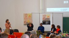Foto 6 anlässlich der Podiumsdiskussion „Die Zukunft der Restitution“ am 13.06.2024 an der Philosophischen Fakultät der TU Dresden.