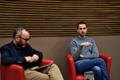 Foto 11 anlässlich von Lesung und Gespräch: Simon Chevrier „Foto auf Anfrage“ im Rahmen der Woche der französischen Sprache und der Frankophonie am 18.03.2026 im Institut français Dresden.