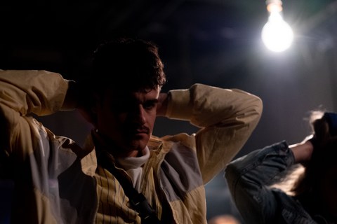 FUGE 89, Premiere, DIE BÜHNE