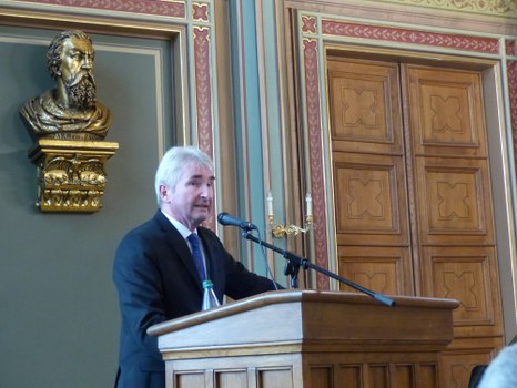 Staatsminister a. D. Professor Andreas Pinkwart stellt das Zentrum TUD excite vor