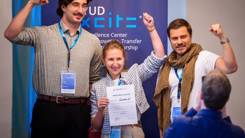  winning team SaxonLi @ Excite Summer School