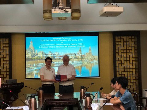 Prof Juergen Czarske and Prof. Yuxin Leng