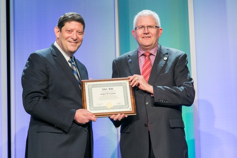 Left: Alan Willner, 2016 OSA President and Juergen Czarske OSA Fellow (right)