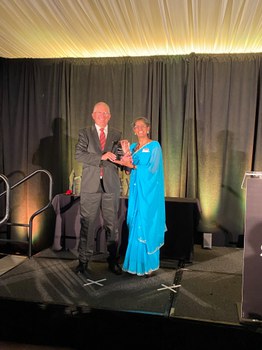 from left, Winner of SPIE Chandra S Vikram Award Prof Juergen Czarske and 2022 SPIE President Anita Mahadevan-Jansen, Vanderbilt University