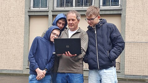 Funk-Messungen mit Hardware-Demonstrator zur Erzeugung sicherer Schlüssel (outdoor)