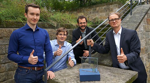 DAKORE-Team mit Siegerpokal (v. l. n. r. Dürrwald, Brandl, Seidel, Ellinger) 
