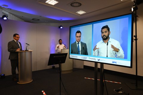 Foto mit Impressionen und Referenten vom GRK-Kolloquium 2021