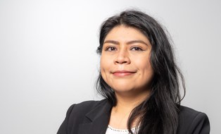 Porträtfoto einer Wissenschaftlerin