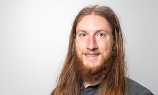 Porträtfoto eines Wissenschaftlers