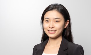 Porträtfoto einer Wissenschaftlerin