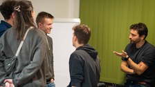 Diskussion im Tagungsraum
