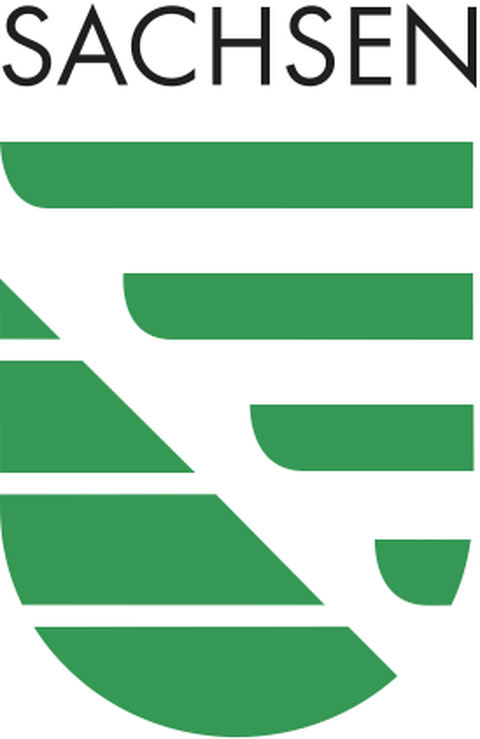 Signet des Freistaats Sachsen (grün mit Schriftzug "Sachsen" darüber)
