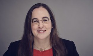 Frau Pro. Diana Göhringer