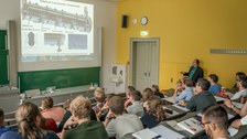 Lecture Cryostat Design