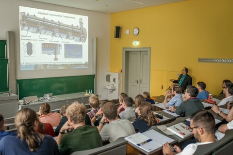 Lecture Cryostat Design