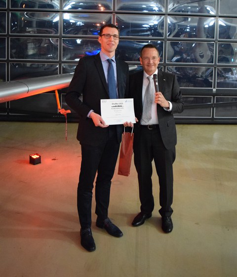 Preisübergabe Best Paper Award