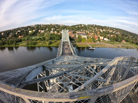 Auf dem Pylon