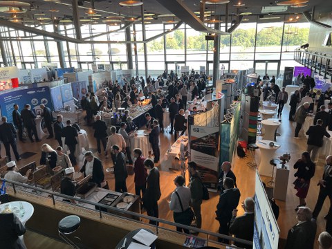 Die Firmenmesse von oben.
