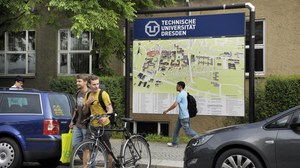Studenten auf dem Campus
