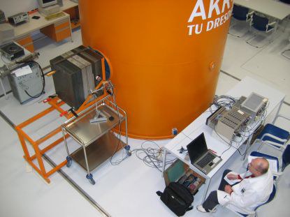 Experimente am AKR-2 