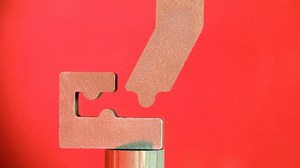 Assembly for high-temperature bending test
