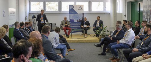 Neuer Hotspot für Innovation in der Lausitz: Erster syntral-Transfer!Ort in Hoyerswerda eröffnet