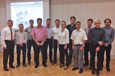 Auftakt der Nachwuchsforschergruppe „e-Carbon“. Ziel ist die Erforschung maßgeschneiderter Kohlenstofffasern für Energiespeicher.
