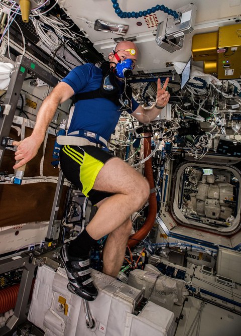 MetabolicSpace: Astronaut Alexander Gerst conducts the experiment on Space Station