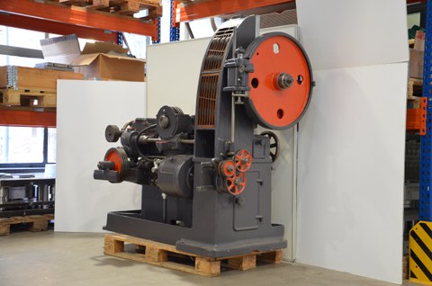 Zahnradfräsmaschine
