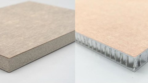 Das Bild zeigt links eine Blähglasplatte und rechts eine Platte mit Aluminiumwabe. Beide Platten weisen auf den Oberflächen dünne Holzwerkstoffschichten auf