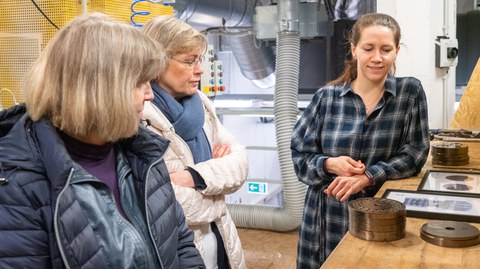 Besuch der Kanzlerin der TUD am ITM