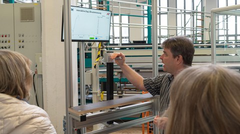 Besuch der Kanzlerin der TUD am ITM