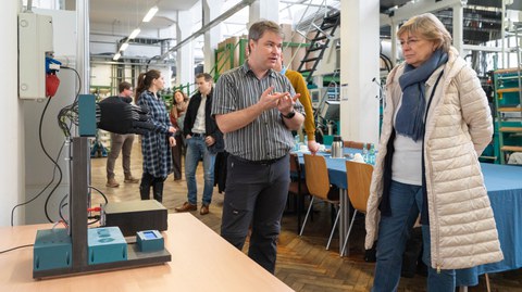 Besuch der Kanzlerin der TUD am ITM
