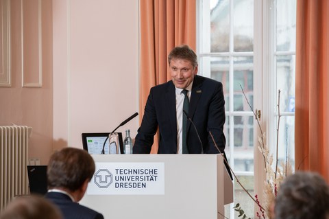 Vergabe der Ehrendoktorwürde an Professor Kiekens