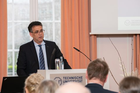 Vergabe der Ehrendoktorwürde an Professor Kiekens