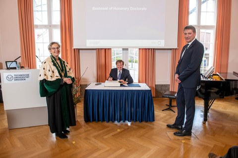 Vergabe der Ehrendoktorwürde an Professor Kiekens