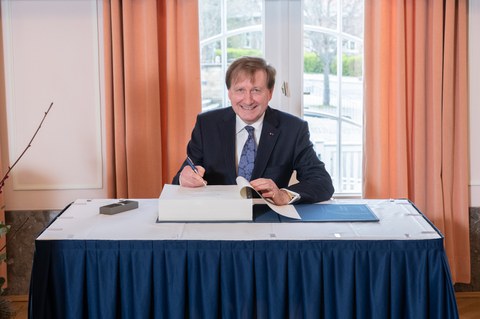 Vergabe der Ehrendoktorwürde an Professor Kiekens