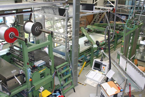 Hochleistungs-Nähwirkmaschine Malimo 14024 mit multiaxialen Schusslegesystemen 