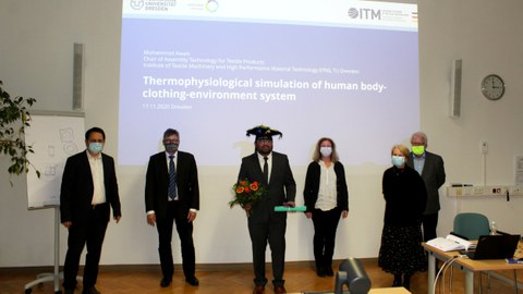 Foto zur Promotionsverteidigung mit der Prüfungskommission und Herrn Dr. Awais