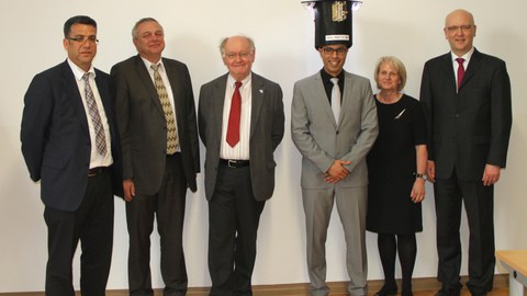 Dr.-Ing. Adil Mountasir mit der Prüfungskommission