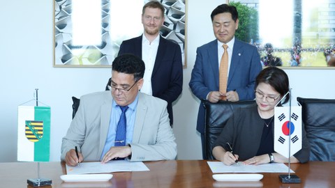  Contract signature