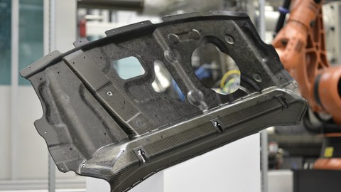 Foto: Ein Strukturbauteil aus dem hinteren Bereich einer Fahrzeugkarosserie